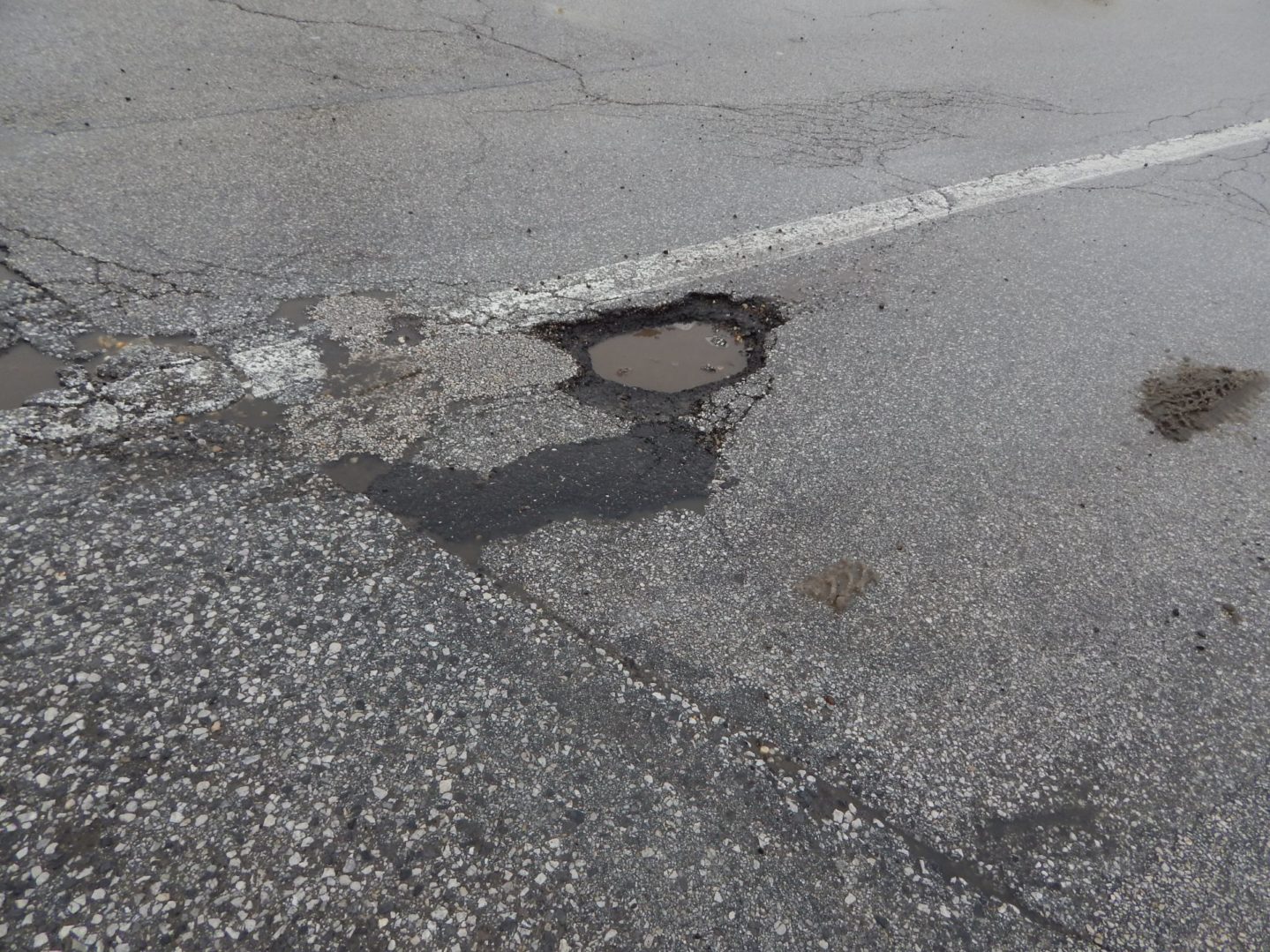 Raspisan tender za rekonstrukciju ulica i udarnih rupa u Novom Pazaru