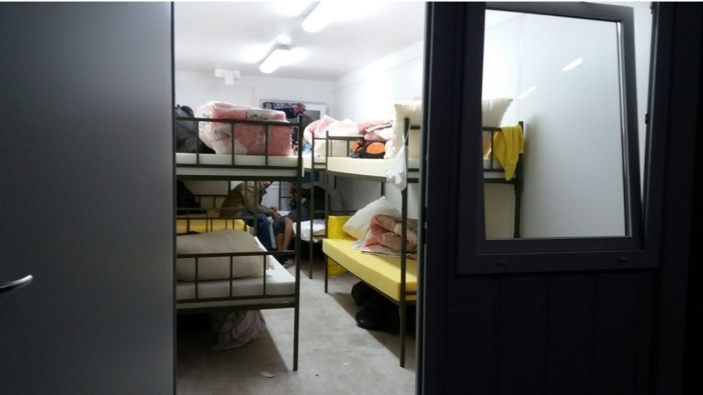 Bihać: Tukle se stotine migranata, deseci zatražili medicinsku pomoć