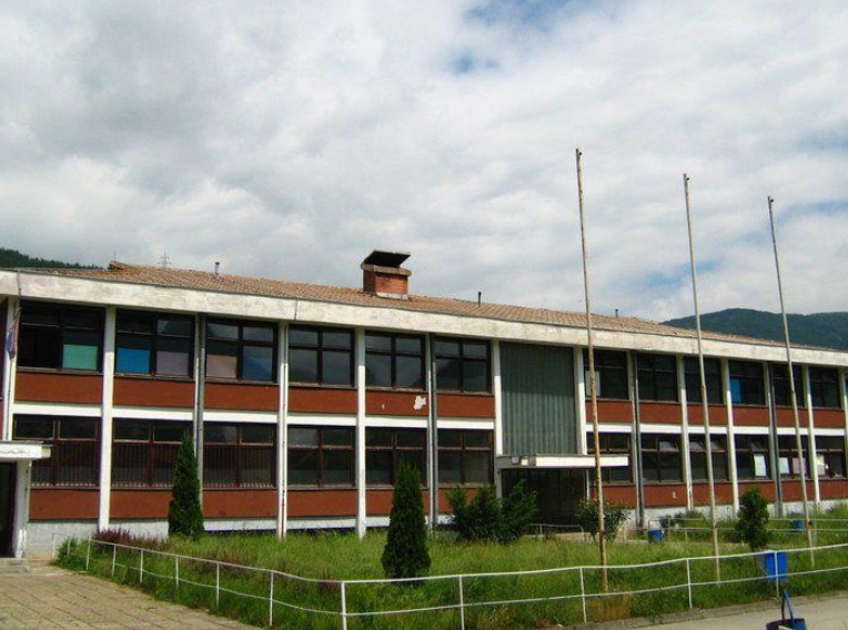 Dva kandidata u trci za direktora škole u Brodarevu