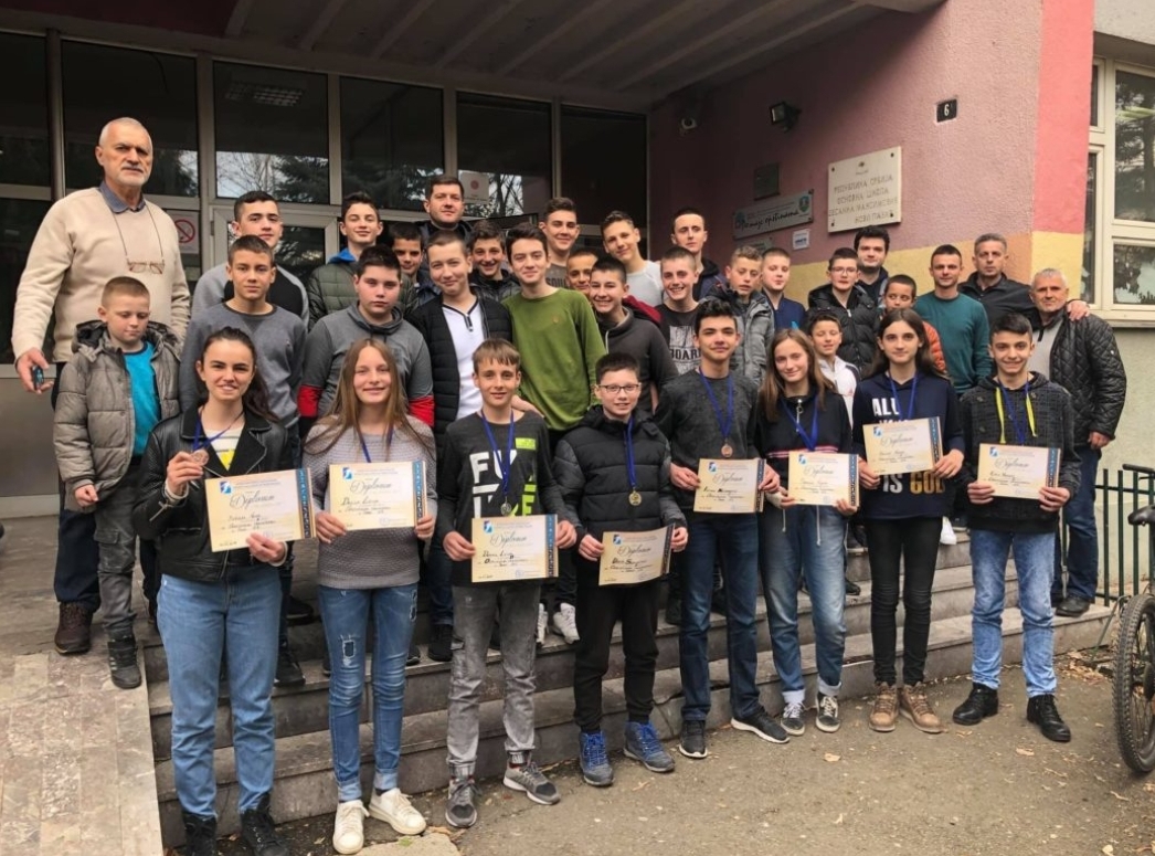 Učenici OŠ “Desanka Maksimović” dominirali na Opštinskom takmičenju u šahu