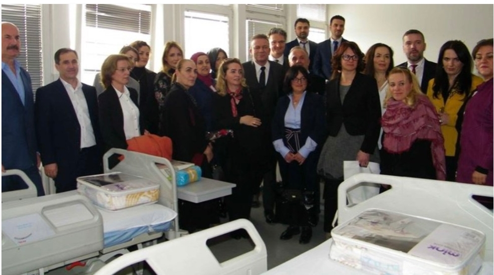 Dame iz udruženja ,, Bosna Sandžak ,,iz Istanbula, za 8 . mart Tutinkama poklonile opremu za porodilište od 100.000€