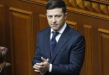 Zelenski već prekršio tradiciju: Na inauguraciju došao pješke