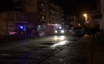 PUCNJAVA NA U NOVOM PAZARU: Meci leteli na sve strane (VIDEO)