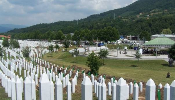 danas-dzenaza-i-ukop-33-zrtve-genocida-u-srebrenici-srebrenica-potocari_5d26d1b0e1cf3