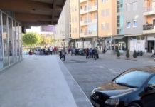 Uređen i plato ispred zgrade Jezero