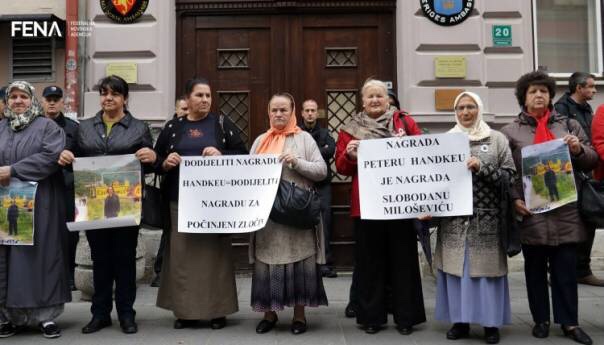 Udruženja u Štokholmu: I Handke učesnik u genocidu