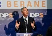 MILO U BERANAMA! Đukanović: Ne dijelim ja Crnu Goru, već oni što pozivaju da se zapali parlament, cijepaju Ustav, ogovaraju državu… (Video)