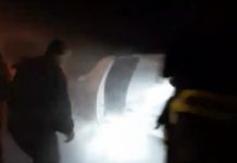 VIDEO // Nadljudski napori novopazarskih putara u akciji spašavanja zavejanih na Pešteru! Spašena zavejana porodica sa četvoro dece u automobilu! Svaka čast putari!