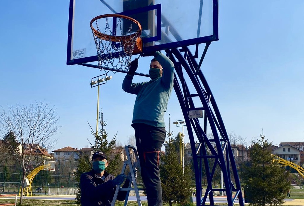 Sportski tereni na Rekreacionom zatvoreni Rekviziti uklonjeni