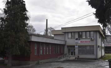 Svi koji imaju visoku temperaturu, kašalj i teško dišu, treba da se jave u Medicinu rada, a ne na Hitnu ili Opštu praksu. medicina rada novi pazar