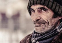 Od sutra u 10 sati zabranjen izlazak na ulice starima Starija osoba