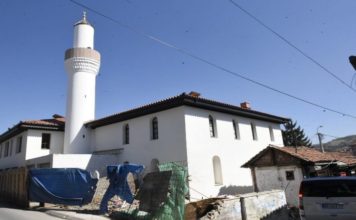 Policija radi na rasvetljavanju uklanjanja berbernice, iz Mešihata negoduju