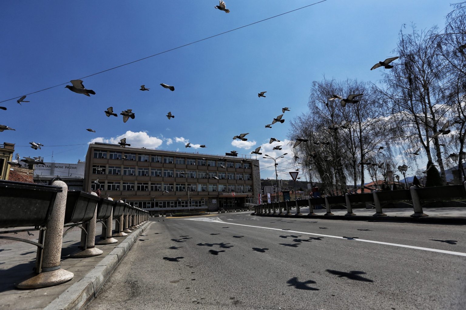 Vlada Srbije: Policijski od danas u 18 do subote u 5 ujutru