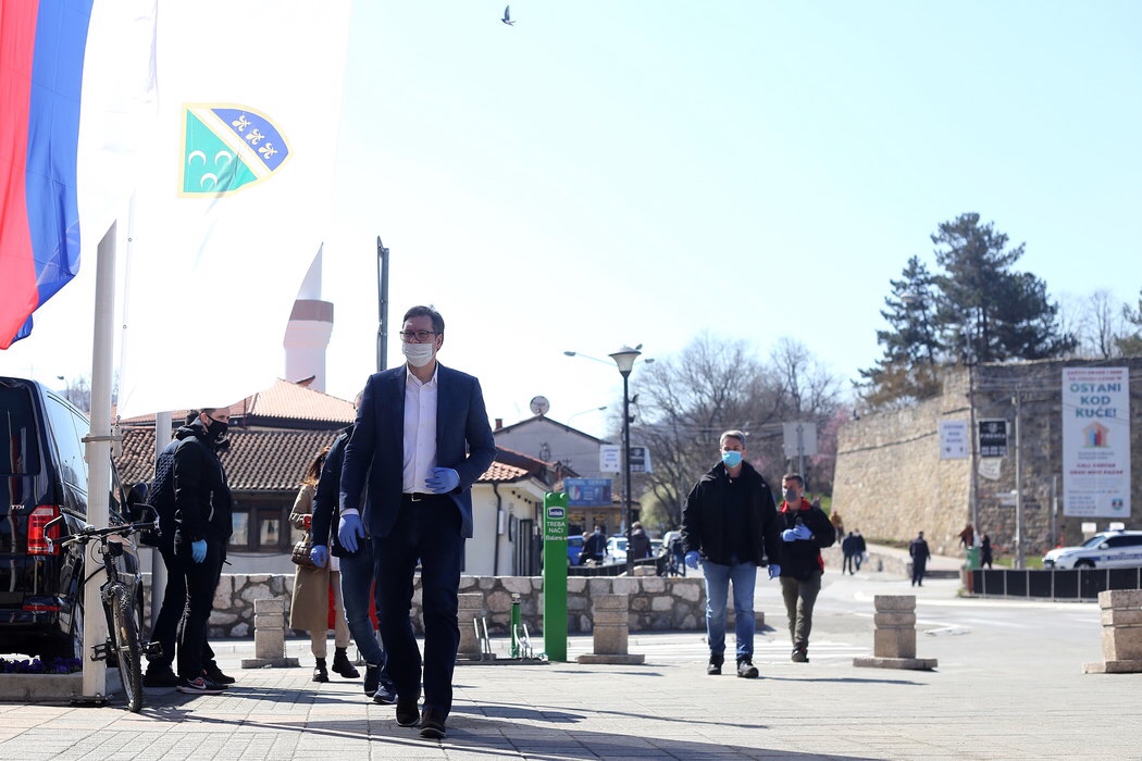 VUČIĆ ČESTITAO BAJRAM: Želje za svaki blagoslov od Boga i nagradu za trud i odricanje tokom dugog Ramazanskog posta