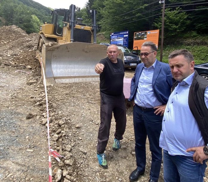 2A72AD15-C2A9-40A4-8648-F846A9261149