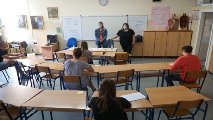u-pet-skola-u-novom-pazaru:-kombinovani-test-sutra-ponovo-polaze-127-ucenika