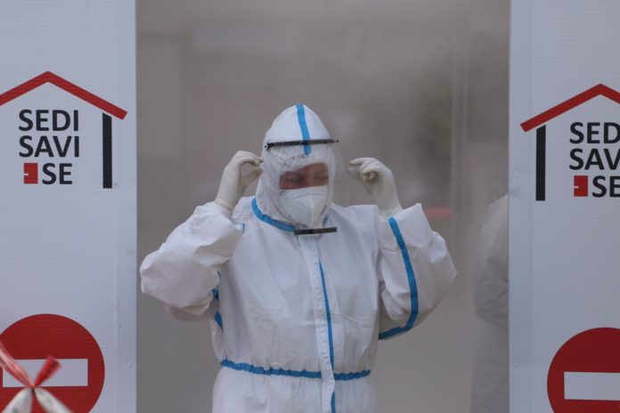 u-novi-pazar-stize-tim-epidemiologa-i-anesteziologa-na-celu-sa-zamenikom-direktora-kc-kragujevac