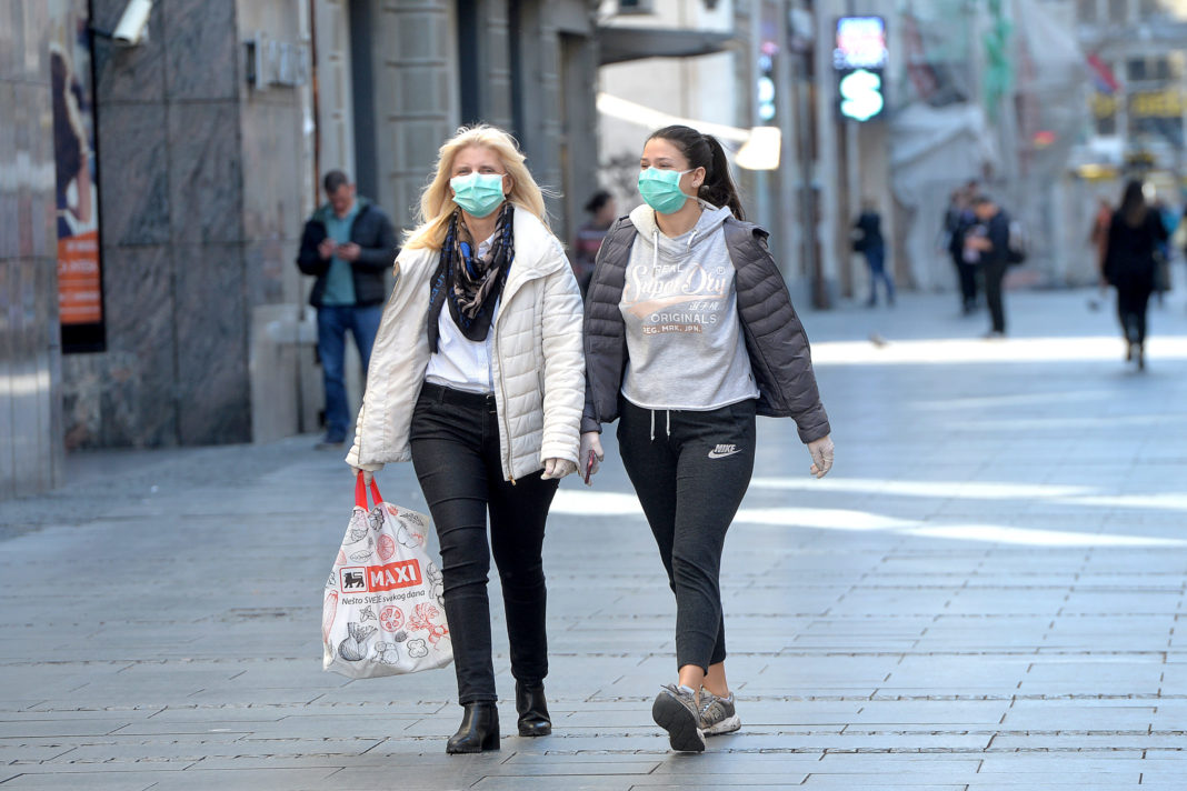 u-fbih-obavezne-maske-u-zatvorenom,-i-na-otvorenom-ako-nema-distance