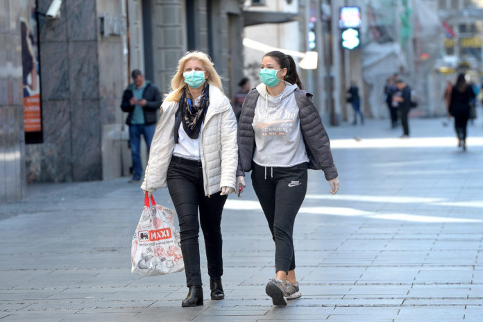 u-fbih-obavezne-maske-u-zatvorenom,-i-na-otvorenom-ako-nema-distance