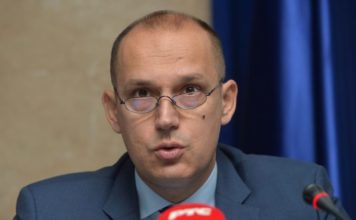 Lončar: Nije istina da je u Novom Pazaru 12 osoba umrlo za protekla 24 sata loncar:-nije-istina-da-je-u-novom-pazaru-12-osoba-umrlo-za-protekla-24-sata