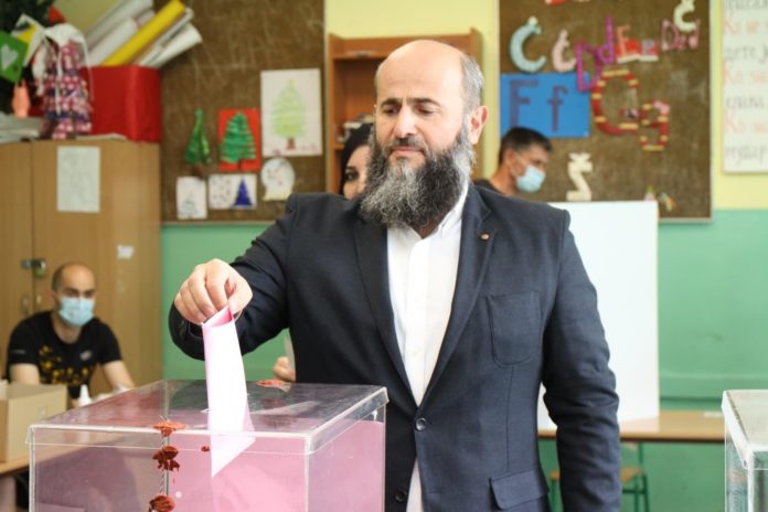 zukorlic:-samo-bog-zna-kako-sam-dobio-koronu zukorlic:-samo-bog-zna-kako-sam-dobio-koronu