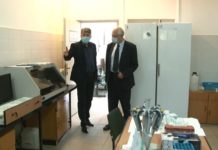 Profesor doktor Predrag Kon posetio ZZJZ u Novom Pazaru kao i privremenu COVID bolnicu