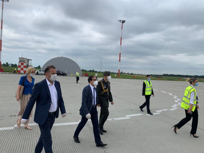 avionom-stigla-pomoc-iz-turske-za-novi-pazar-(foto)