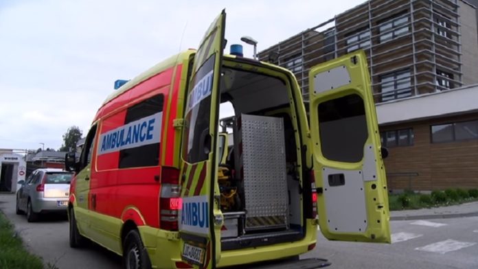 sanitetsko-vozilo-opstoj-bolnici-od-porodice-idrizovic