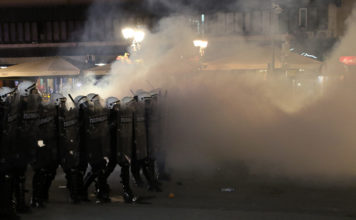 Rebić: Povređeno 118 policajca, procesuirane 153 osobe rebic:-povredjeno-118-policajca,-procesuirane-153-osobe