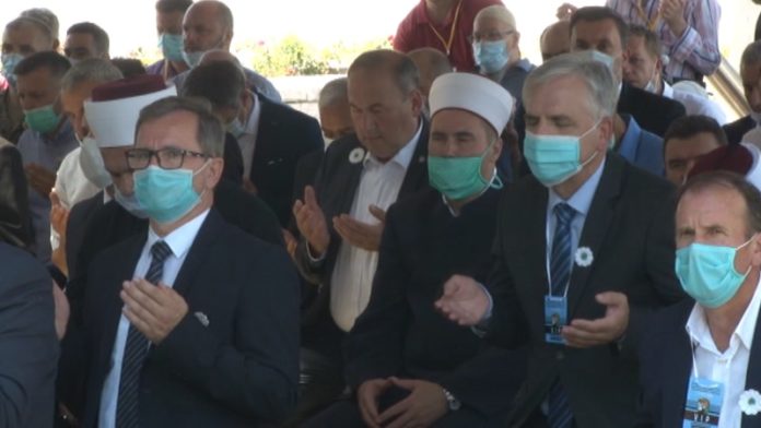 delegacija-novog-pazara-na-obelezavanju-25-godina-od-genocida-u-srebrenici delegacija-novog-pazara-na-obelezavanju-25-godina-od-genocida-u-srebrenici