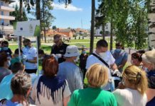 Mladi Ćukovca delili maske i u Sjenici mladi-cukovca-delili-maske-i-u-sjenici