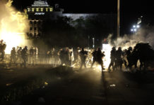 PSG: Policija upotrebljava hemijsko oružje, suzavcu je istekao rok trajanja psg:-policija-upotrebljava-hemijsko-oruzje,-suzavcu-je-istekao-rok-trajanja