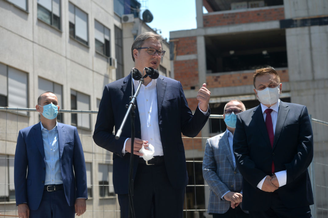 vucic:-nemamo-vise-gde-da-smestimo-pacijente,-molim-ljude-da-se-paze
