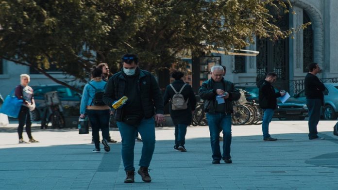 nove-mere-vlade-srbije-–-nosenje-maski-i-napolju,-zabrana-okupljanja-vise-od-10-osoba nove-mere-vlade-srbije-–-nosenje-maski-i-napolju,-zabrana-okupljanja-vise-od-10-osoba