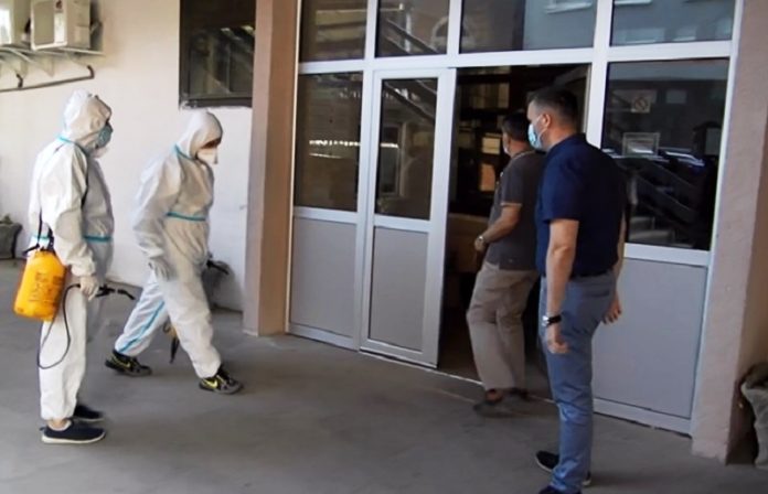 nastavlja-se-dezinfekcija-ulaza-u-zgradama