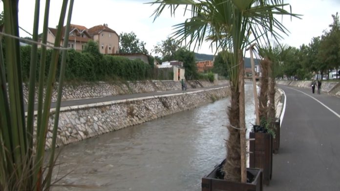 danas-suncano-i-toplo:-uvece-moguci-pljuskovi-s-grmljavinom,-od-petka-zahladjenje