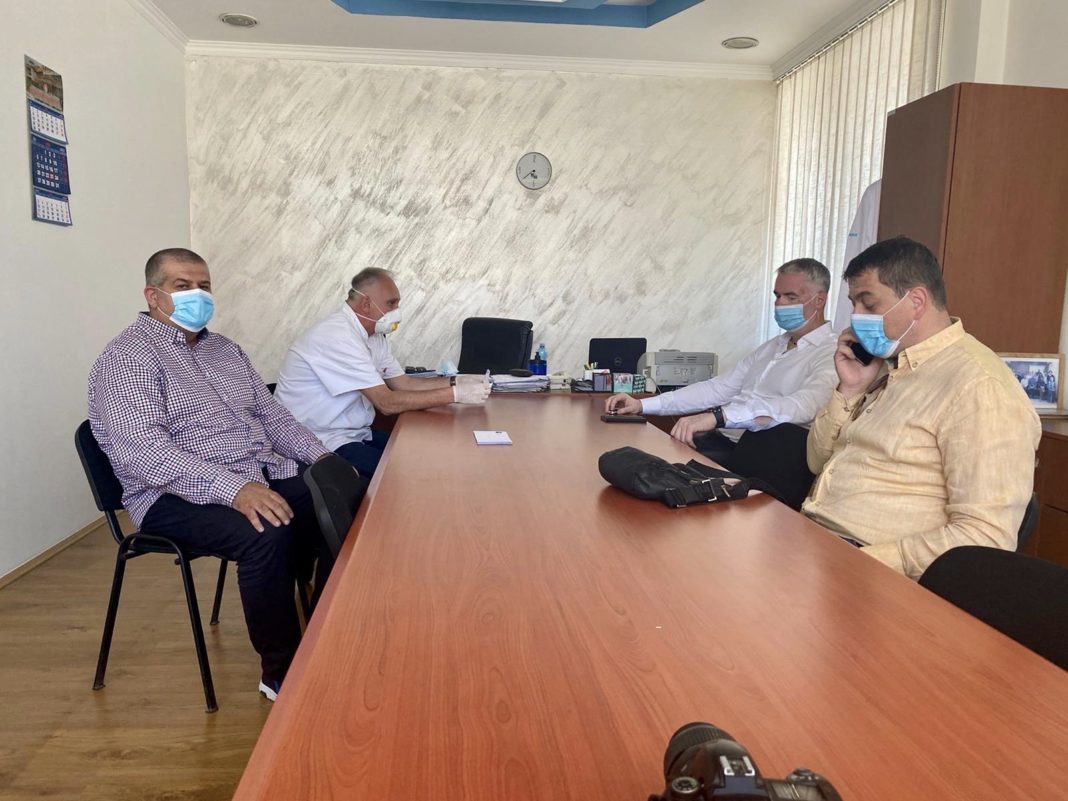 dejan-tomasevic-posetio-novi-pazar!-urucio-vredne-donacije-domu-zdravlja