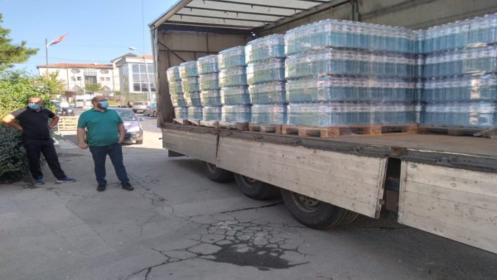 znacajna-pomoc:-”otvorena-ruka”-i-”sevap”-snabdeli-pacijente-svih-odeljenja-u-bolnici,-domu-zdravlja-i-banji-vodom