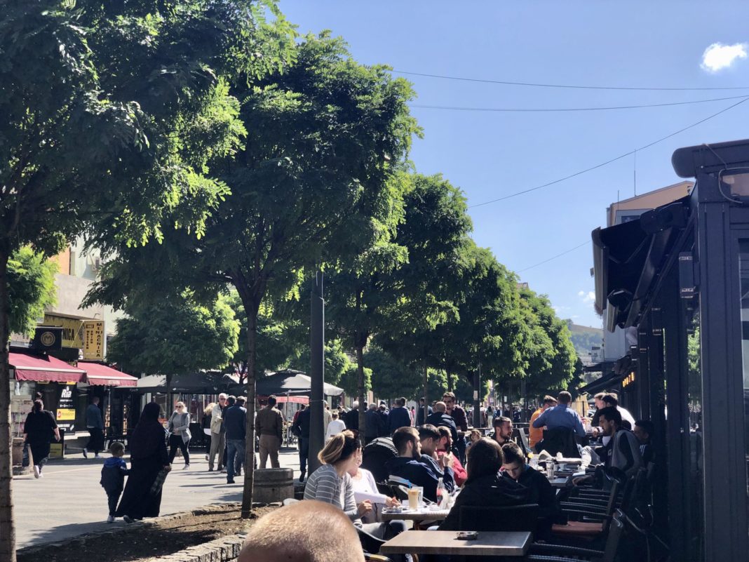 -popustanje-mera-u-novom-pazaru:-kafici-sa-bastama-radice-do-23h,-u-vreme-bajrama-do-15h