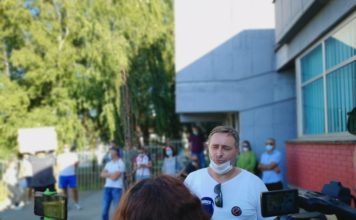 Novi protesti ispred Opšte bolnice Novi Pazar (FOTO) -novi-protesti-ispred-opste-bolnice-novi-pazar-(foto)