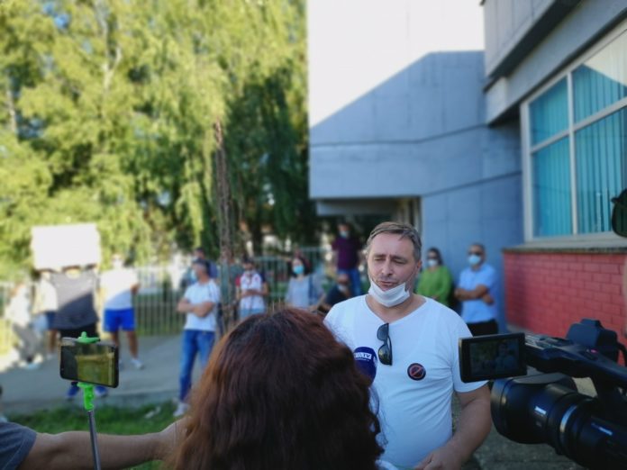 -novi-protesti-ispred-opste-bolnice-novi-pazar-(foto) -novi-protesti-ispred-opste-bolnice-novi-pazar-(foto)