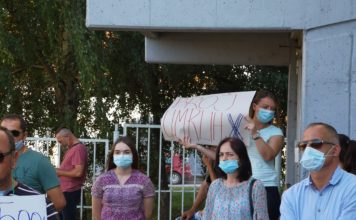 Protesti ispred OB Novi Pazar i dans od 18 sati -protesti-ispred-ob-novi-pazar-i-dans-od-18-sati