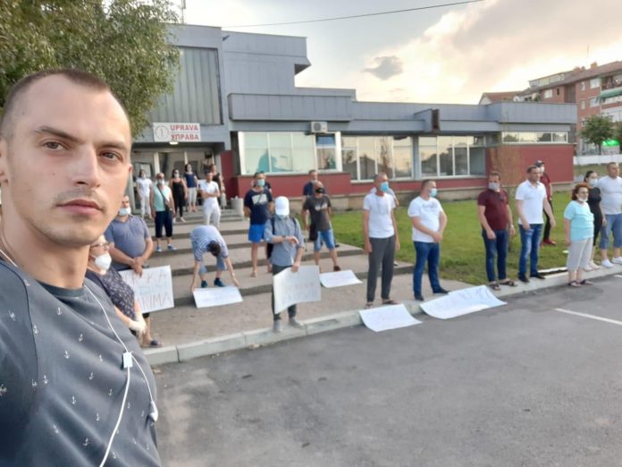 -odrzan-i-cetvrti-protest-ispred-ob-novi-pazar