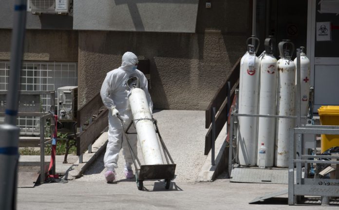 -u-srbiji-jos-311-novozarazenih,-preminulo-jos-osam-osoba