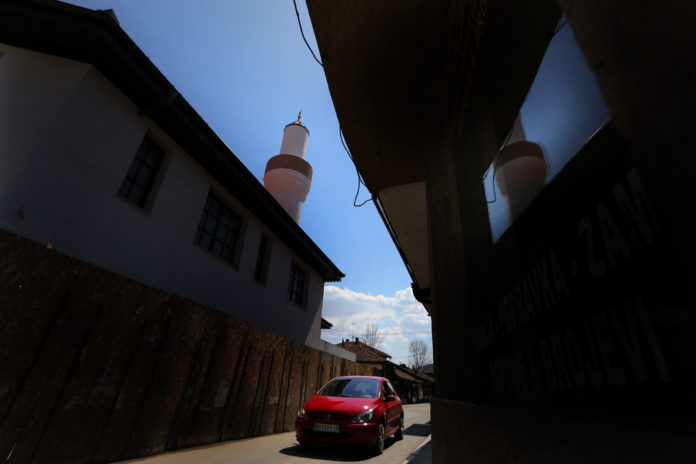 -mesihat-izus:-dzamije-od-sutra-otvorene-za-vernike