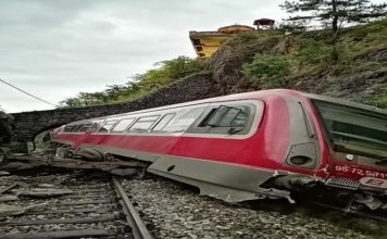 DRAMA KOD RAŠKE, VOZ IZLETEO IZ ŠINA: Stena pala na prugu, mašinovođa nije stigao da reaguje drama-kod-raske,-voz-izleteo-iz-sina:-stena-pala-na-prugu,-masinovodja-nije-stigao-da-reaguje