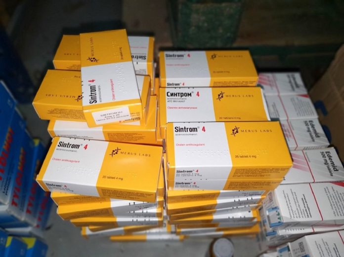 -sumnjiva-kurirska-posiljka!-spreceno-krijumcarenje-lekova,-garderobe-i-motora-iz-novog-pazara-(foto)