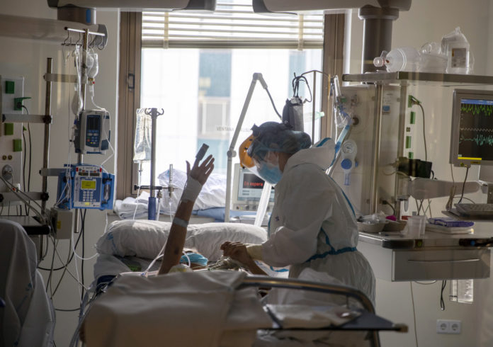 -u-crnog-gori-65-novozarazenih-i-dvoje-preminulih