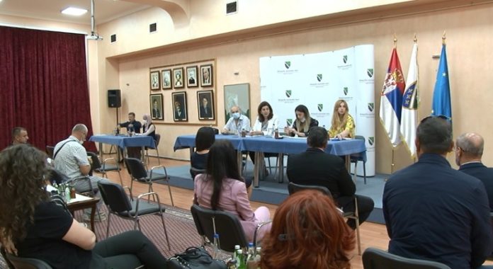 beplatni-uzbenici-na-bosanskom-jeziku-za-prvake