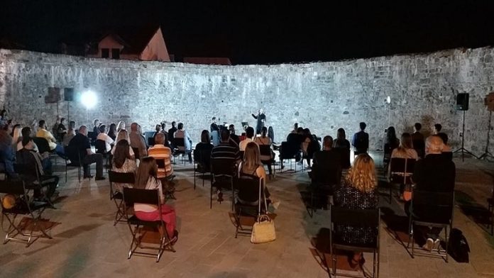 „klavir-i-ja“-duh-dalmacije-na-letnjoj-sceni „klavir-i-ja“-duh-dalmacije-na-letnjoj-sceni